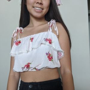 Tie sleeve floral crop top